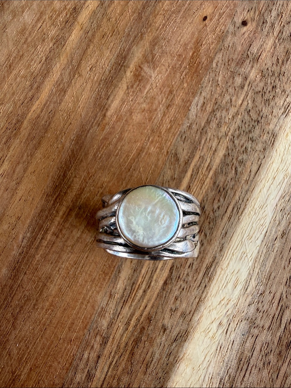 Silpada Sterling Silver Iridescent Mother-of-Pearl Round Ring - White
